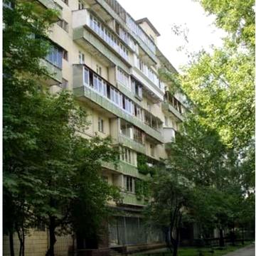 Ореста Левицького вул. (Академіка Курчатова), 23