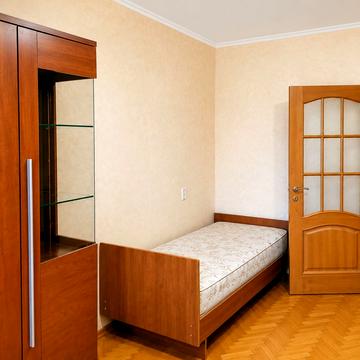 Андрія Мельника вул., 20