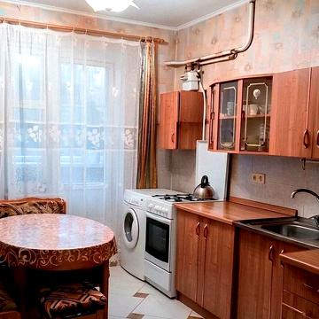 Академіка Корольова вул., 112/3