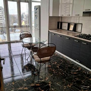 Струмок вул., 9