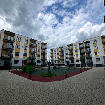 Загорська вул., 184