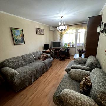 Металургів вул., 32