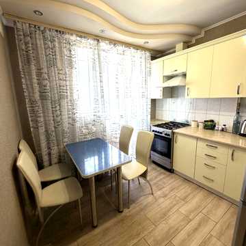 Чорновола вул., 51/1