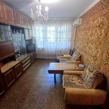 Петра Калнишевського просп. (Косіора), 37
