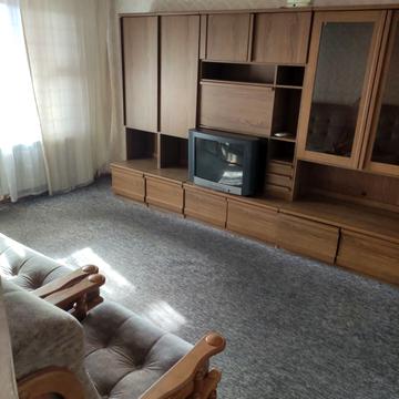 Срібнокільська вул., 8