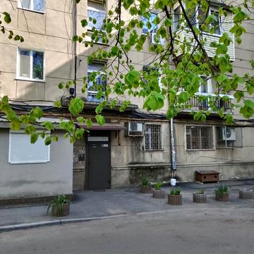 Незалежності вул., 12/1