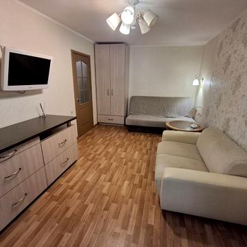 Слобожанський просп. (ім. газети Правда), 1
