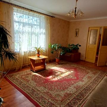 Оболонська вул., 9
