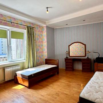 Академіка Чекмарьова вул., 2