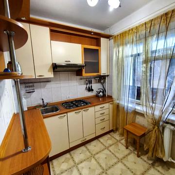 Павла Тичини просп., 1