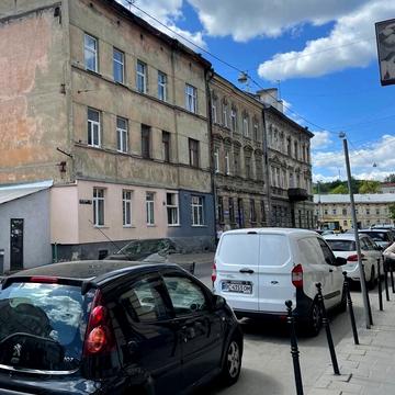 Під Дубом вул. (Космонавтів), 8