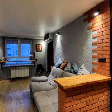 Старицького вул., 9