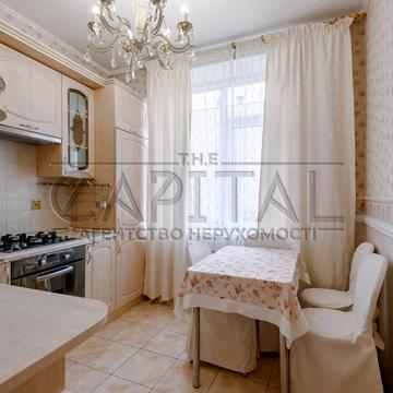 Тарасівська вул., 3