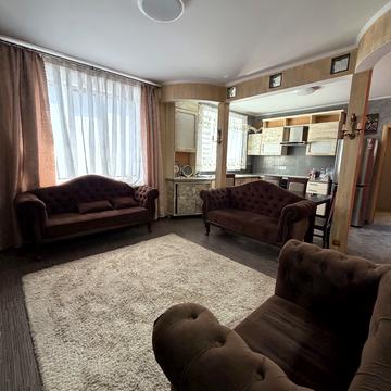 Металургів просп., 12