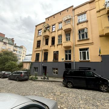 Михайла Коцюбинського вул., 25