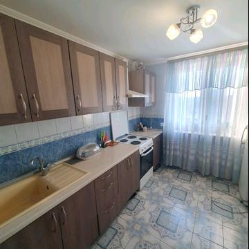 Варненська вул., 7б