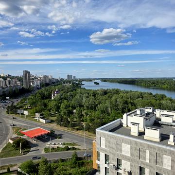 Героїв просп., 1-Б