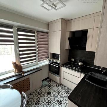 Академіка Булаховського вул., 38