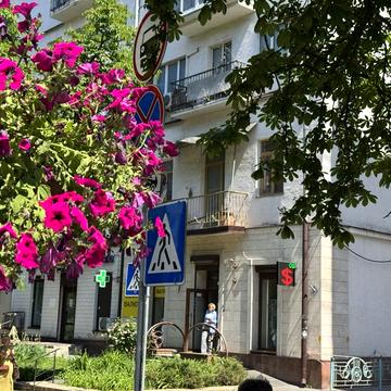 Івана Мазепи вул. (Січневого Повстання), 9