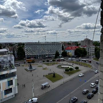 Президента Грушевського просп., 1
