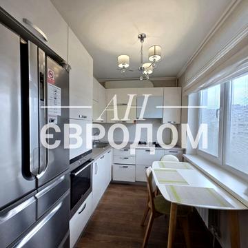 Академіка Павлова вул., 134/16