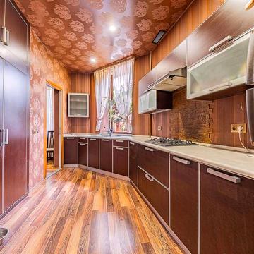 Мироносицька вул., 46