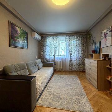 Максима Берлинського вул., 4