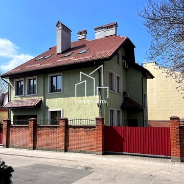 Братів Дужих вул. (Володимира Комарова), 19