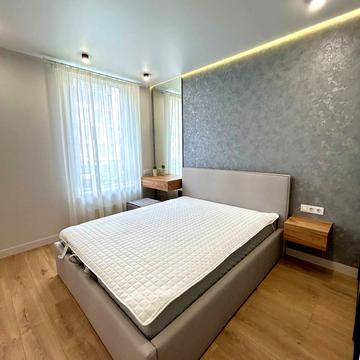 Салютна вул., (Будинок 02301-02303)