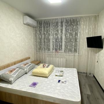 Співдружності вул., 10