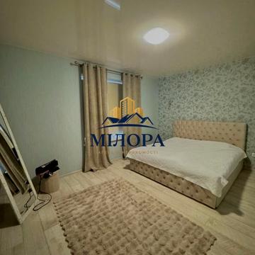 Володимирська вул., 90