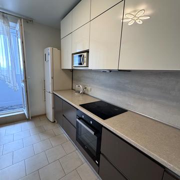 Михайла Грушевського вул., 30г