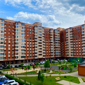 Співдружності вул., 1