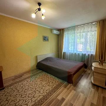 Січеславська Набережна вул., 8