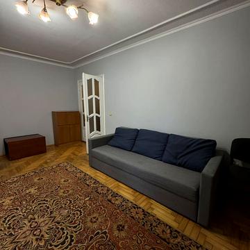 Товстюка вул. (Федора Достоєвського), 3