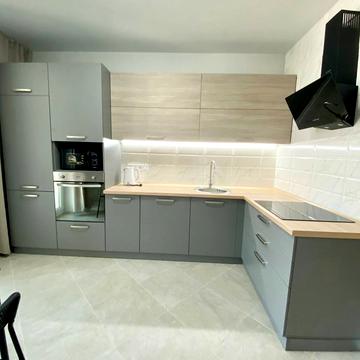 Миколи Гулака вул., 4