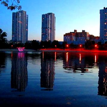 Юрія Шумського вул., 8
