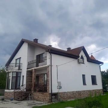 Лоцманська вул., 40