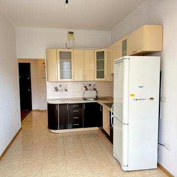 Миколи Лаврухіна вул., 12