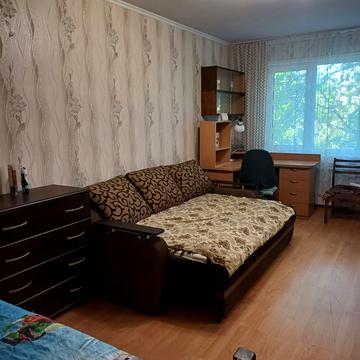 Владислава Бувалкіна вул. (Бочарова Генерала), 1
