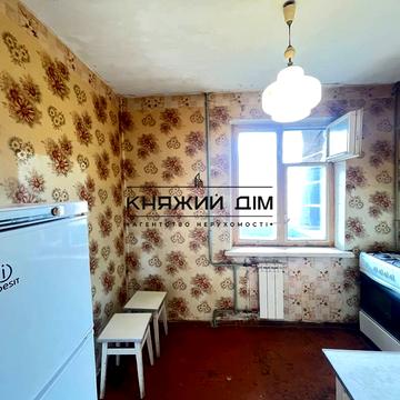 Горлівська вул., 38/40