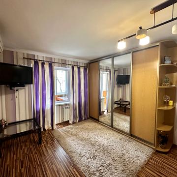 Михайла Котельникова вул., 7