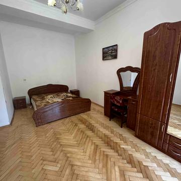 Героїв УПА вул., 76
