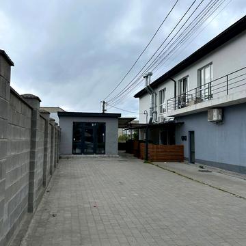 Захисників України вул. (Льотчиків-Визволителів), 51