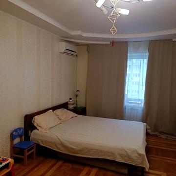 Урлівська вул., 8