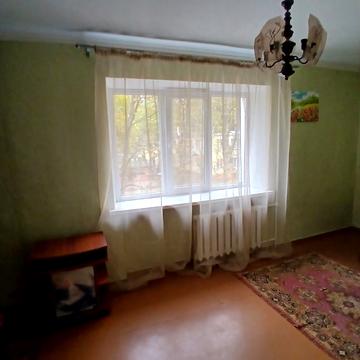 Космонавтів вул., 31/4