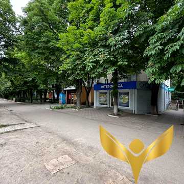 Євгена Тельнова вул., 1а