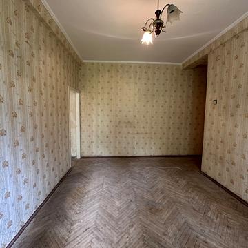 Волинська вул., 4
