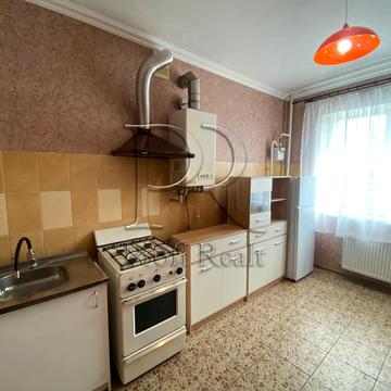 Зоряна вул., 3