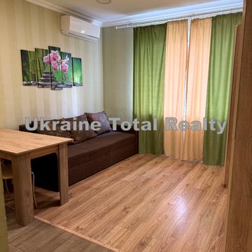 Вінстона Черчилля вул. (Червоноткацька), 93